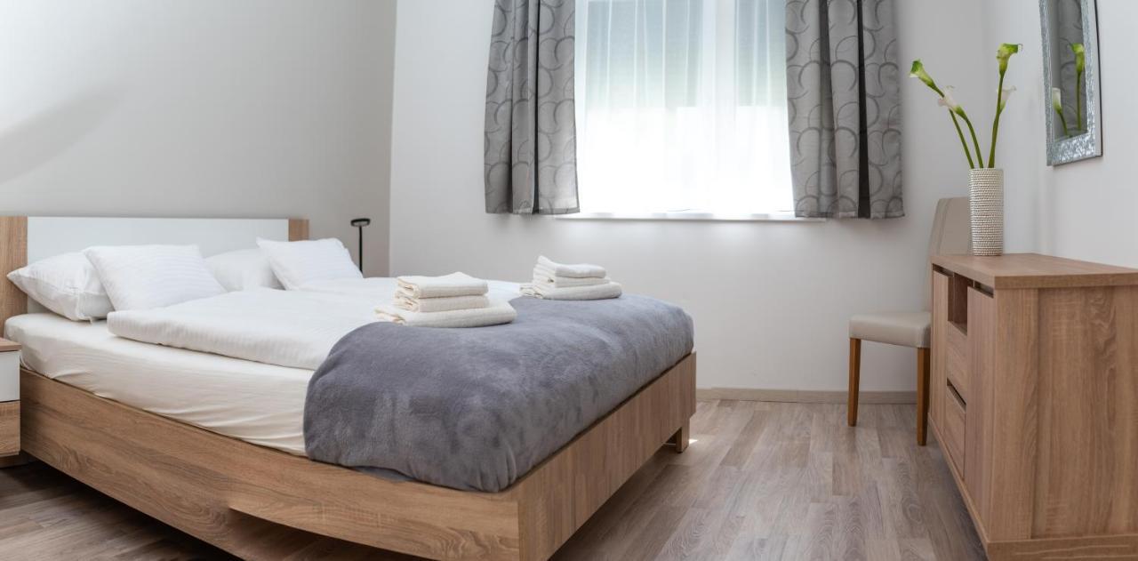 Twins Apartman Хевиз Экстерьер фото